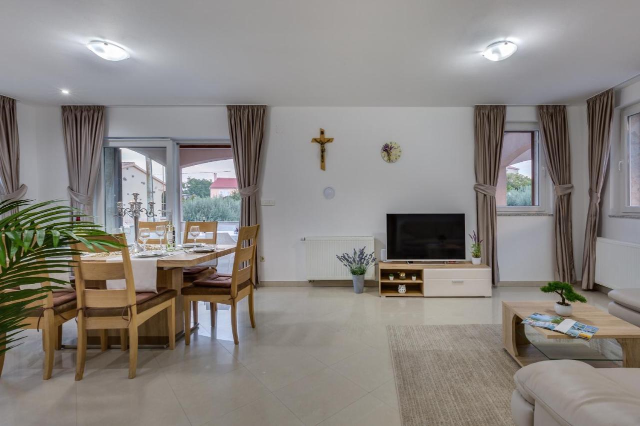 Villa Zlatni Dvori Zadarvillas Ражанац Экстерьер фото